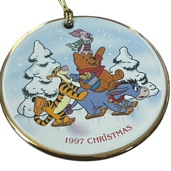 The Disney Collection 1997 Grolier Collectibles Pooh's Skating Party Ornament - Picture 2 of 3